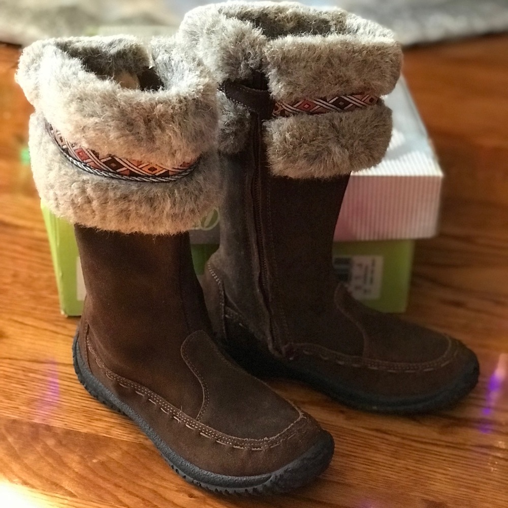 Naturino dark brown fur boot size 31